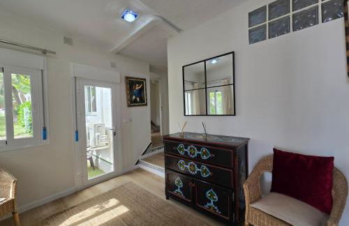 Large Family Villa 500m From Beach with Stunning Views - Photo 26