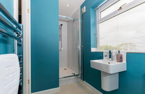 The Lodge - Photo 16