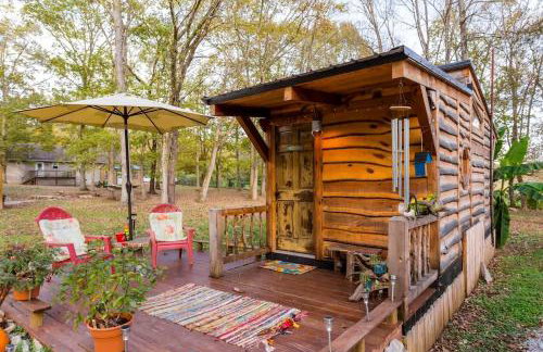 Hillbilly Chic Tiny House Near Nashville with WiFi, Kitchenette, Fire Pit & Trails - Foto 30