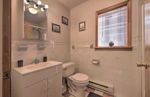 Private Hot Tub and Fireplace Poconos Home! - Foto 21