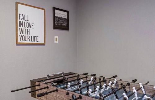 Modern Family Haven Fenced Yrd GrillFirepit - Foto 24