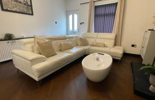 Slick Space for a Standish Stay - Photo 5