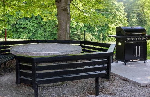 Cozy Home In Milekovo Selo With Wifi - Photo 11