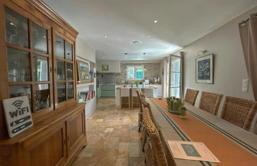 Modern Provençal Villa At The Forest's Edge - Foto 9