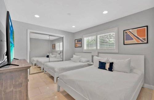 New cheerful villa, Pool, Spa, Mini Golf, Game room, Fire pit next to Disneyland - Foto 56