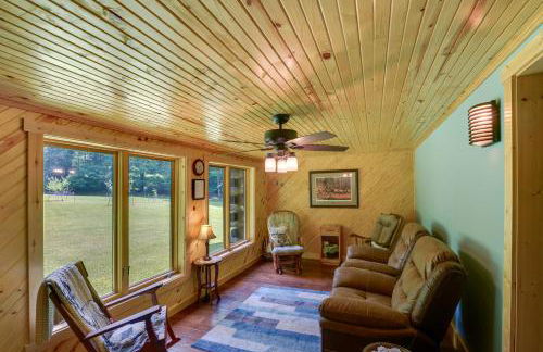 Serene Valley Bend Cabin Rental 7 Private Acres! - Foto 12