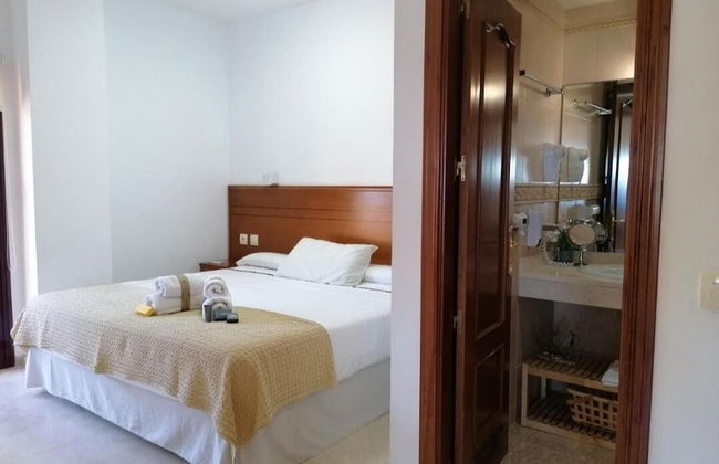 CN-340 Suites - Photo 10