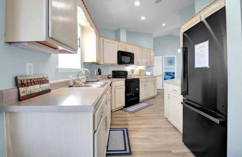 Surf City Serene Waterfront Vacation Home - Foto 13