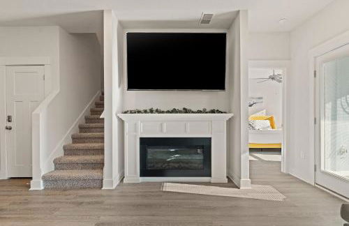 Mins to the Beach/King Beds/Arcade-Snowbird Deals! - Foto 7