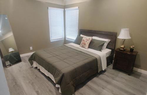 sofi intuit cozy home free parking queen beds - Foto 10