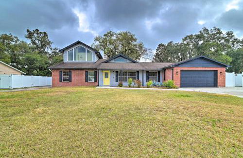 Grand Valrico Home with Deck, Fire Pit and Yard! - Foto 38