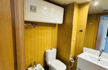 Hermoso piso en un paso de la Playa de Fenals con piscina - Foto 23