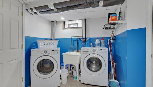 Super Cute & Cool Home with 65Inch TV 2Baths 4 Bedrooms 2King Beds BBQ Grill Fenced Backyard - Foto 5