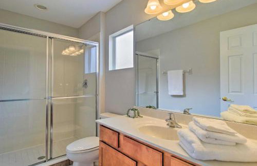 Outdoor Oasis with Pool Davenport Resort Escape! - Foto 23