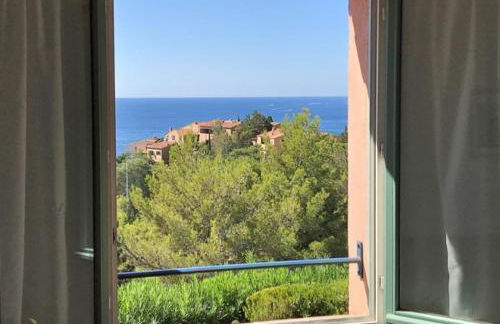 Panoramic Sea View Villa in private residence with pool - Photo 3