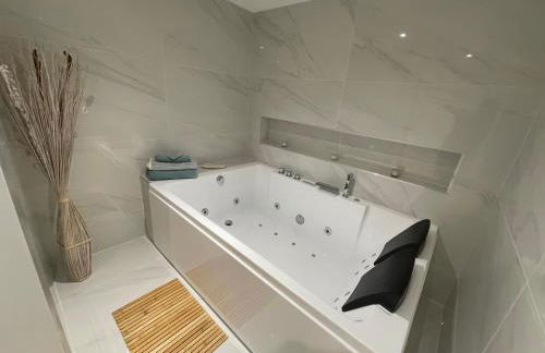 FACE MER PIEDS DANS L'EAU DUPLEX 4 Chambres 155 M2 8-12 personnes - Photo 67