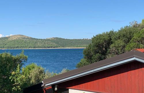 Beachfront Apartment Live - Photo 19