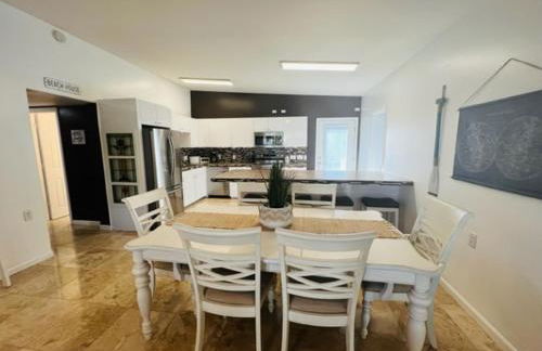 Pool, Hot tub, Close to Beaches, Shopping, More! - Foto 7