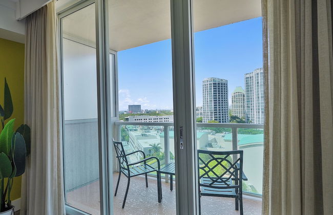 Stunning 12th Floor Studio in the Grove - Foto 16