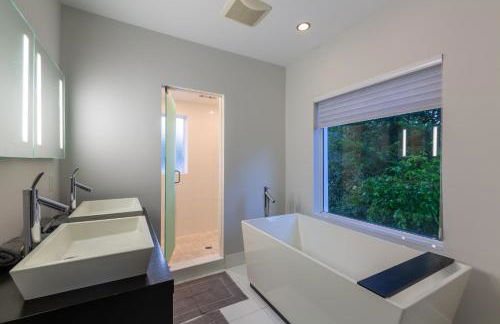 Fascinating Luxe Two-Level Villa BY THE GLAMHOMES - Foto 15