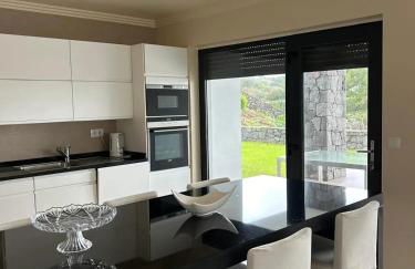 Charming house with garden in Angra do Heroísmo - Photo 14