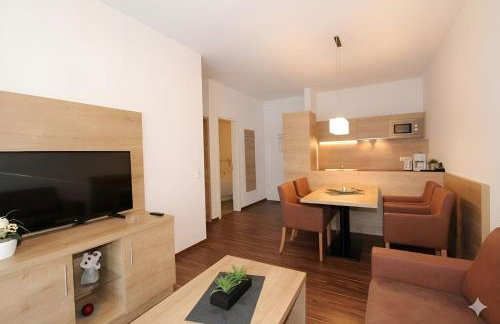 FeWo Auszeit am Lift I Direkt an der Skipiste I Whirlpool-Wanne I Tiefgaragenstellplatz I 2min zum Wanderweg - Foto 6