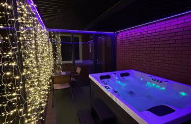 Apartament "Love Island" Jacuzzi SPA z dużą wanną z hydromasażem dla Dwojga - Foto 19