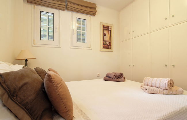 Oasis Pool House by GHH - Photo 5