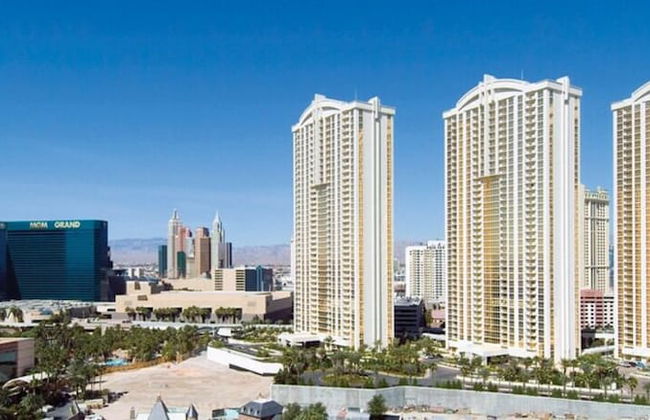 StripViewSuites at Signature - Foto 1