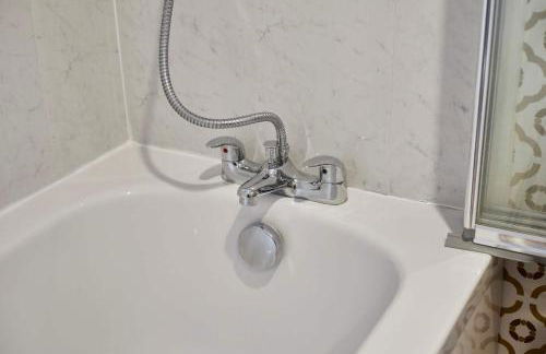 Cherry Lodge with Hot Tub - Foto 35