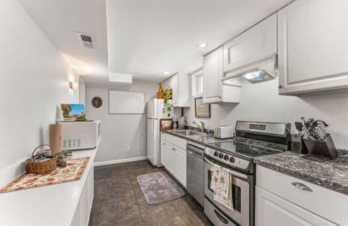 Modern Downtown Oasis Sunny Garden King Beds - Foto 8