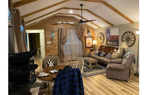 Stockyards-Walk 1 Block to StockYards-Cowboy Cabin - Photo 1