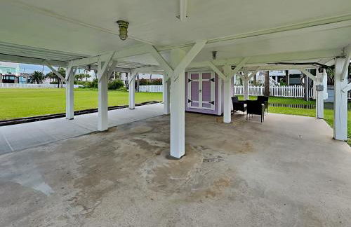 Beachside Tiki Hut - Photo 12