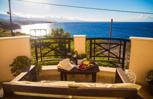 Kondarini Sea View Villa, Just 290m from the beach, by ZanteWize - Foto 57