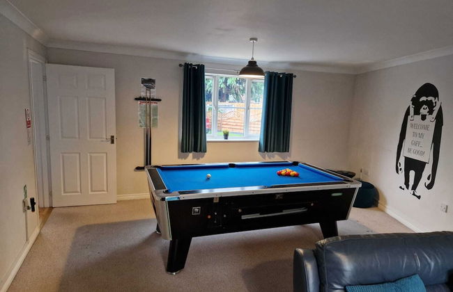 Dog Friendly - 4 Bed House - Sleeps 10 - Pool Table - Foto 17