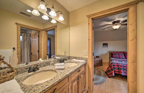 Hot Tub and Mtn Views! All-Season Escape in Franklin - Foto 20