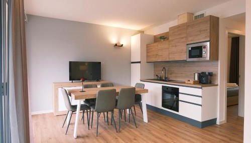 Costa Blu-Pool and Terrace with Lake View - Foto 3, stove, dishwasher