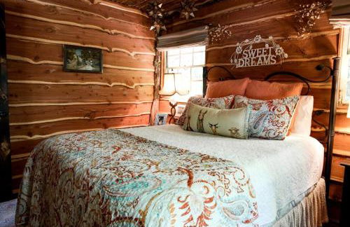 Hobbit Treehouse with Waterfall on the Brazos River for Glamping in Texas - Foto 10