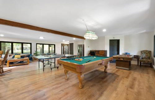 Spacious Waterfront Mansion wHot tubPoolTable - Foto 31