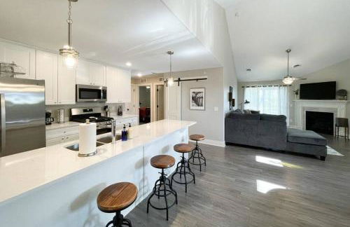 New Beautiful 3 Bedroom Condo in Bettendorf - Foto 45