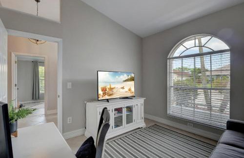 Piccadilly Beach House - Beautiful Updated Home, Private Pool, Minutes from Downtown 5th Ave & Beaches!!! - Foto 38