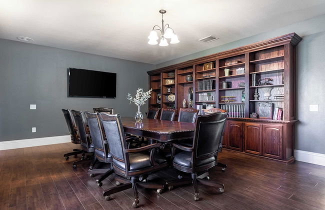 Wilson Creek Manor By Avantstay Sleeps 10! Amazing Estate w/ Pool & Game Room - Photo 39