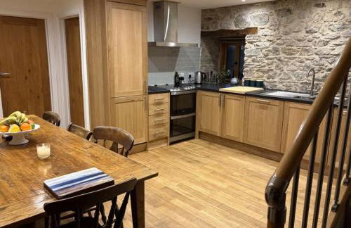 Stunning Converted Granary in Heart of St Davids - Photo 26