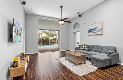 NEW - Poolside Oasis Heated POOL Home - 2000 SF - Foto 10