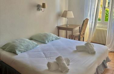 Stunning farmhouse with heated private pool in Provence - Photo 9