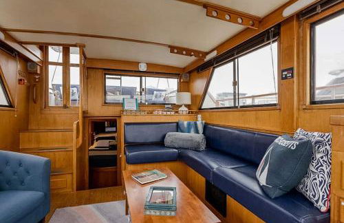 2BR Spacious & Comfy 43' Yacht - Heat & AC - On the Freedom Trail - Best Nights Sleep - Foto 6