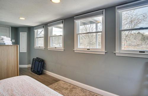 Swim and Fish On-Site! Waterfront Cape Cod Cottage - Foto 7