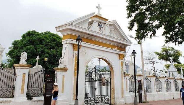 The entrance to the San Miguel Cemetery