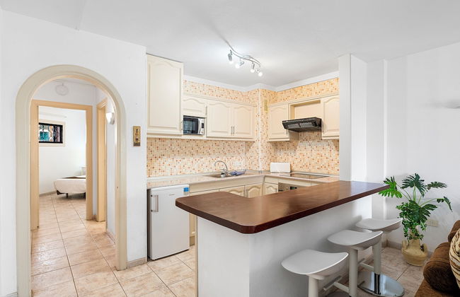 Paloma Beach Apartments - Photo 7