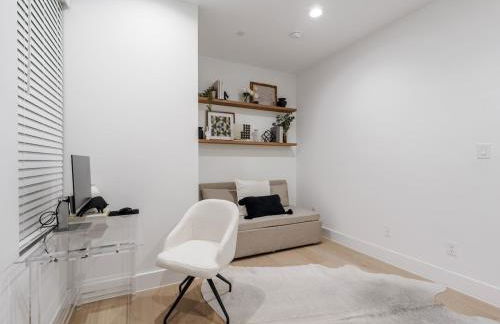 New Modern Dallas Skyline Rooftop Firepit and a Garage - Foto 54